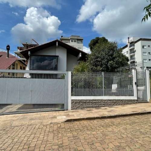 Casa Ampla com Quintal
